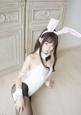 日韩美女打台球_高清在线观看完整版